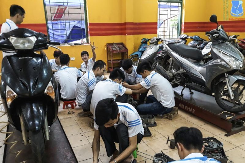 học nghề sửa xe máy có khó không