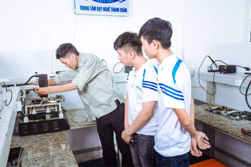 Kỹ sư điện công nghiệp làm gì