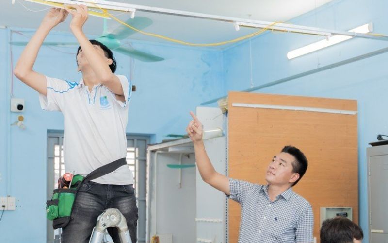 nghề sửa chữa điện dân dụng