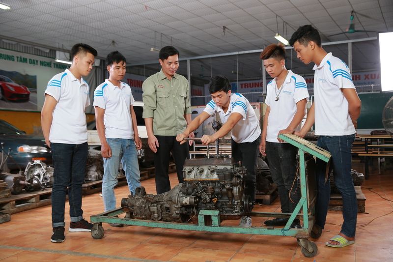 trung cấp nghề ô tô