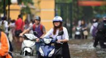 XỬ LÍ KHI XE MÁY NGẬP NƯỚC VÀ CHẾT MÁY TRONG MÙA MƯA