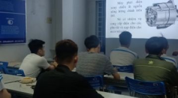 HOẠT ĐỘNG THỰC HÀNH NGÀNH SỬA CHỬA Ô TÔ 