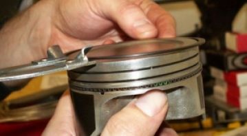 Cách kiểm tra và sửa chữa piston trên ô tô