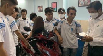 Trang bị xe máy Honda Air Blade ABS 2022 150cc cho lớp thực hành sửa xe máy tại Trung tâm dạy nghề Thanh Xuân chi nhánh TPHCM