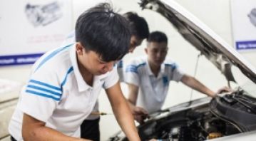 Học nghề sửa chữa ô tô có tương lai không?