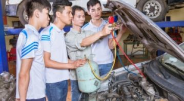 Tương lai của học nghề công nghệ ô tô - một trong những ngành nghề hot hiện nay  
