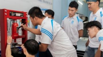 Nghề sửa ô tô có tương lai không?