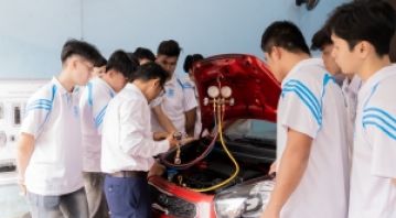Học nghề sửa chữa ô tô bao nhiêu tiền?