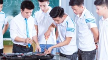 Nghề sửa chữa Điện lạnh – Công việc không chỉ “HOT” trong ngày hè